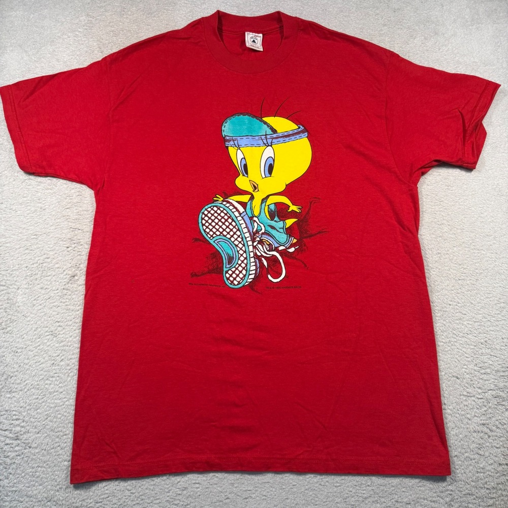 Vintage 90s Warner Bros Tweety Bird T-Shirt L Red Graphic Made in USA Delta 1995